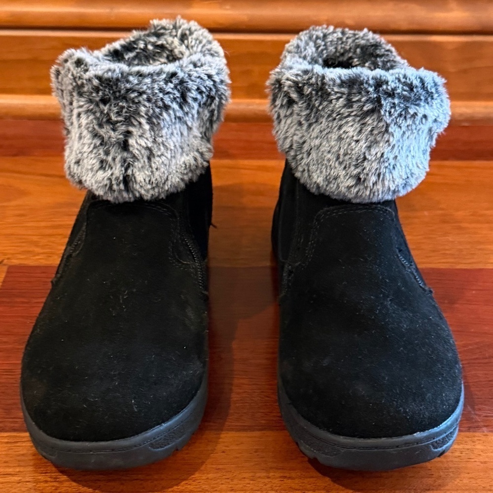 Khombu Women's Jessica Black Suede All Weather Ankle Boots, Size 8